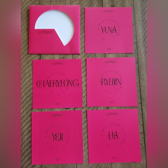 5 PCS K-POP ITZY ALBUM "GUESS WHO?" OFFICIAL LIMITED EDITION POSTCARDS W SLEEVE - Picture 10 of 14